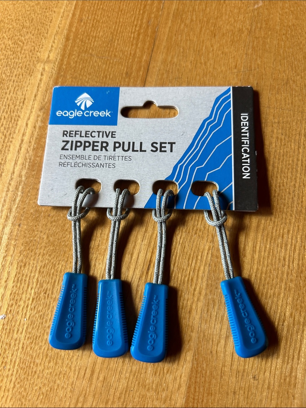 Eagle Creek Reflective Zipper Pull Set